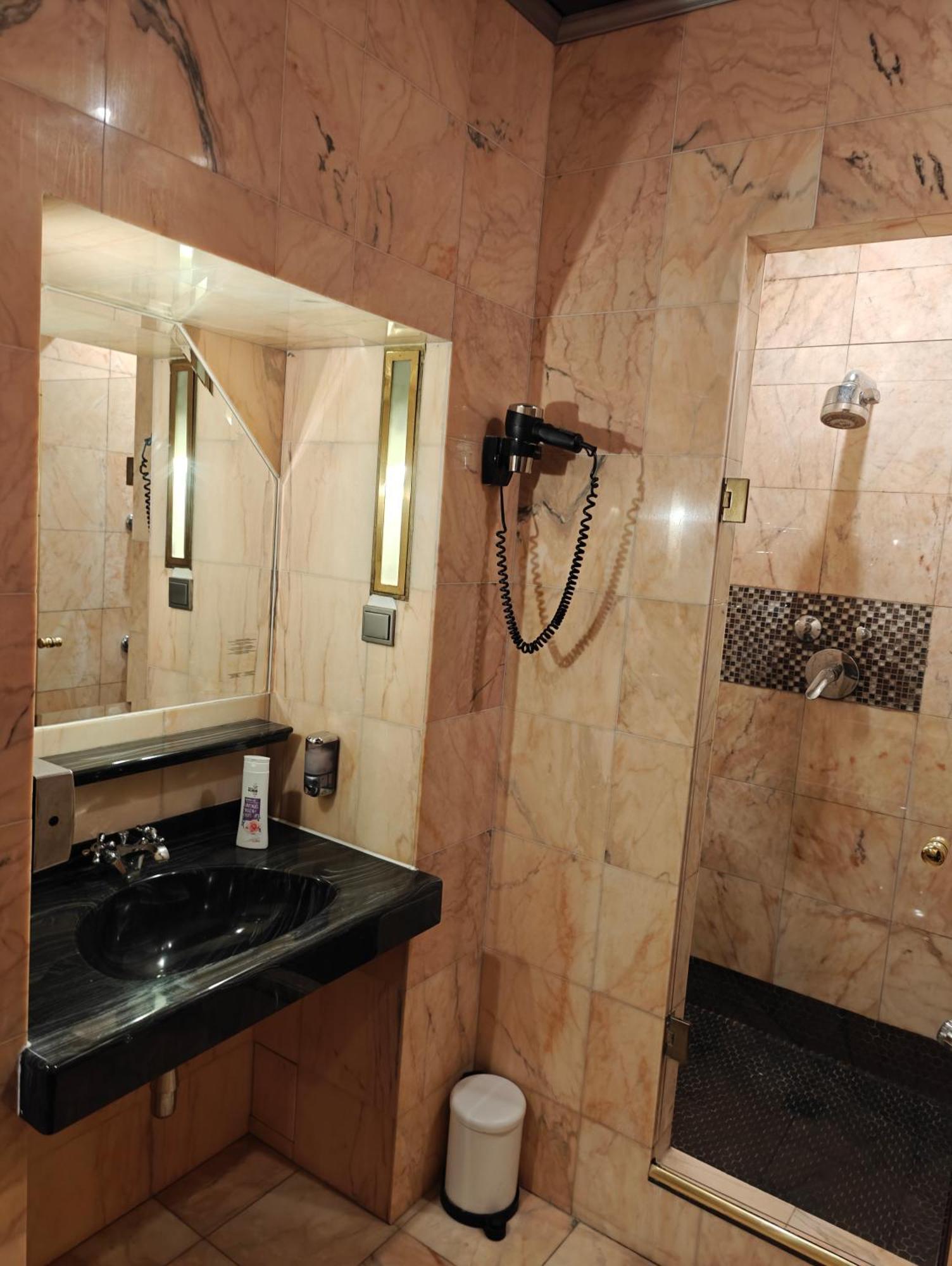 Hotel Viktoria Βιέννη Εξωτερικό φωτογραφία
